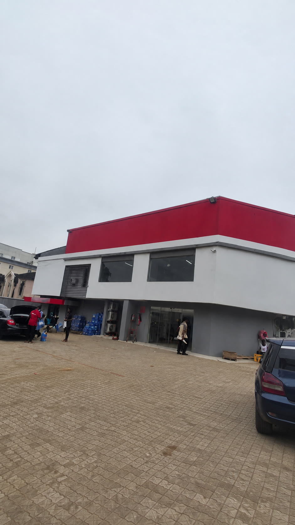125kW inverter and 225kWh battery storage installation at an Ikeja supermarket in Nigeria 1